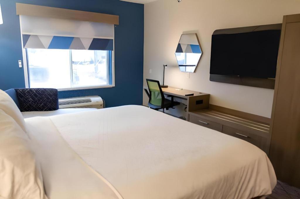 Express By Ihg Hotel